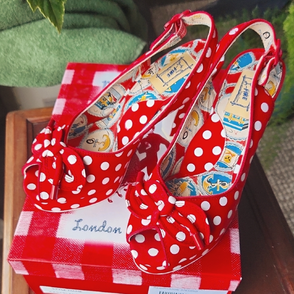 Red and White Polka Dot High Heels with Stiletto Design